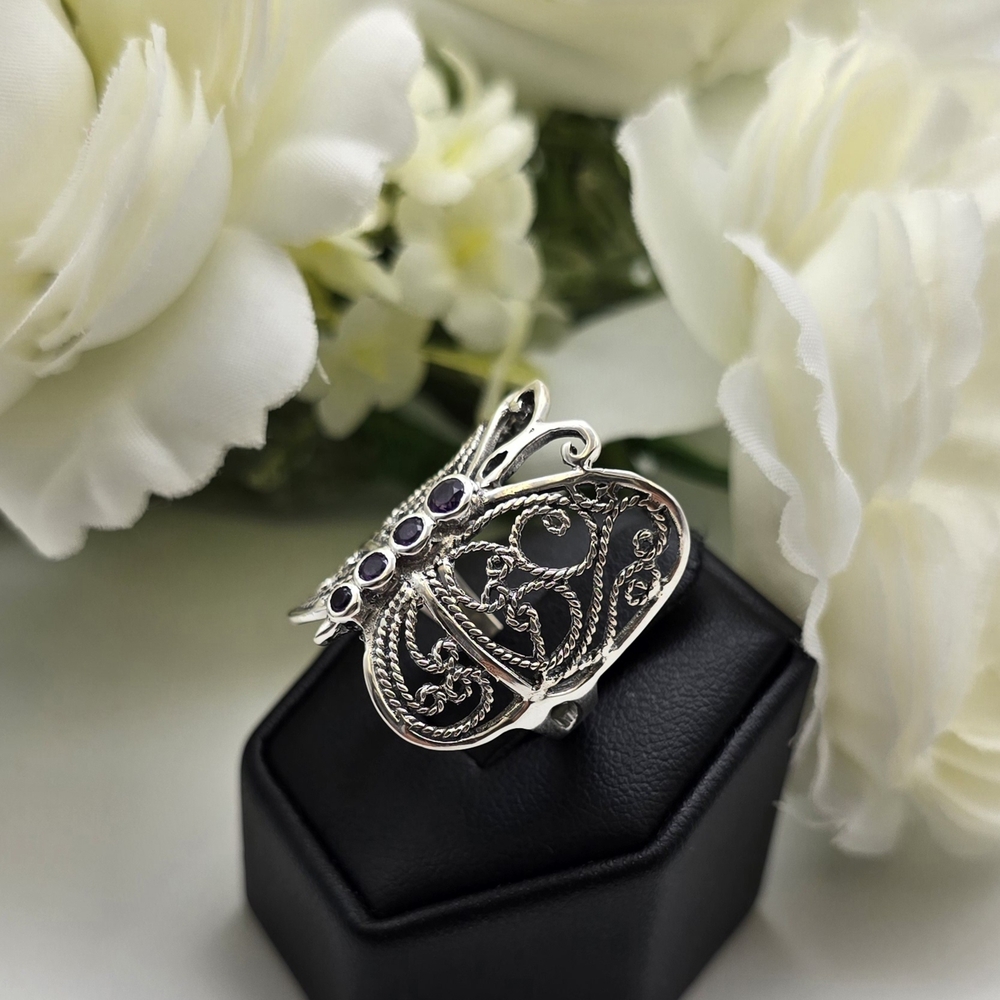🥰 MOLLY BUTTERFLY RING